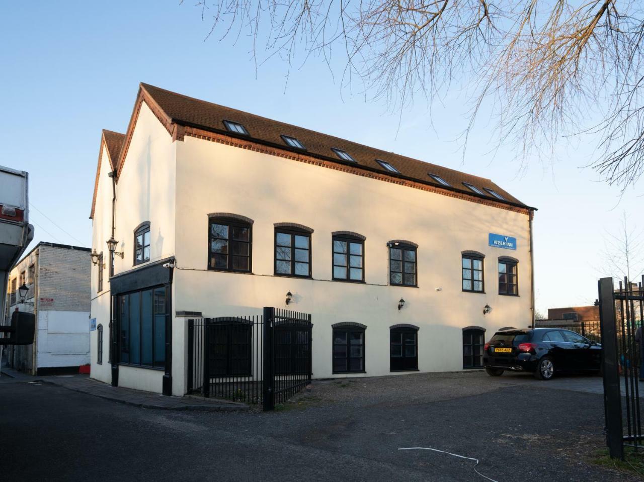 Atz&H Inn Bilston Exterior photo